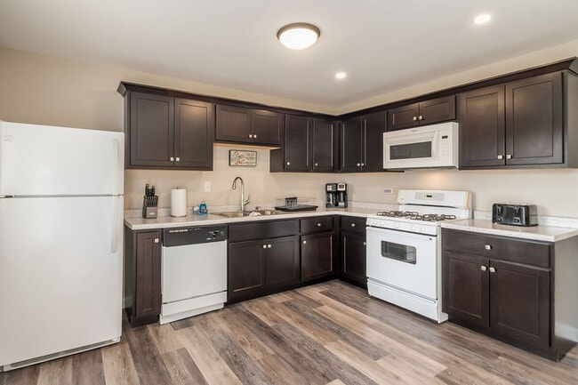 Building Photo - 15133 Huntington Ct