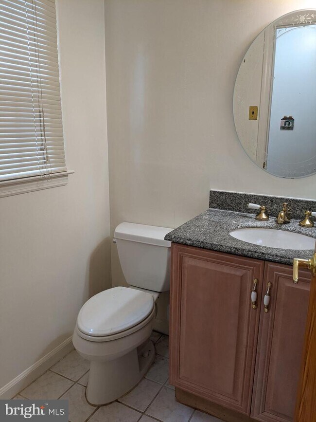 Building Photo - 6 Candate Ct