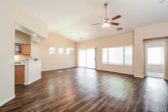Building Photo - 2540 W Silver Streak Way