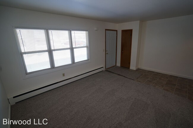 Building Photo - 1330 N Stoughton Rd