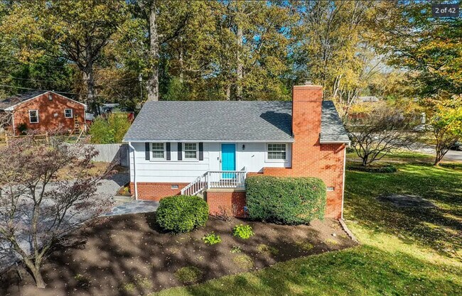 Building Photo - 2401 Nortonia Rd