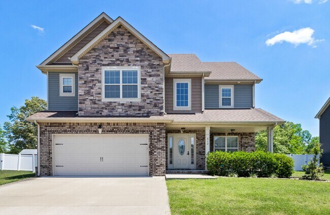 Building Photo - Beautiful Sango Home!