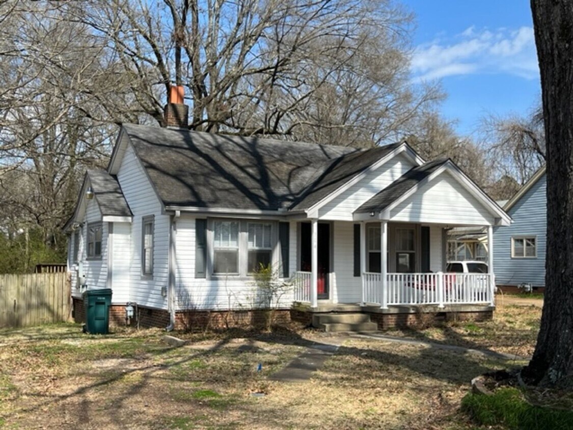 304 E Gilmore St, Senatobia, MS 38668 House Rental in Senatobia, MS