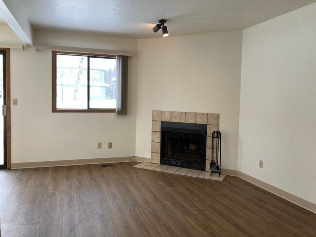 Building Photo - 7300 Woburn Circle