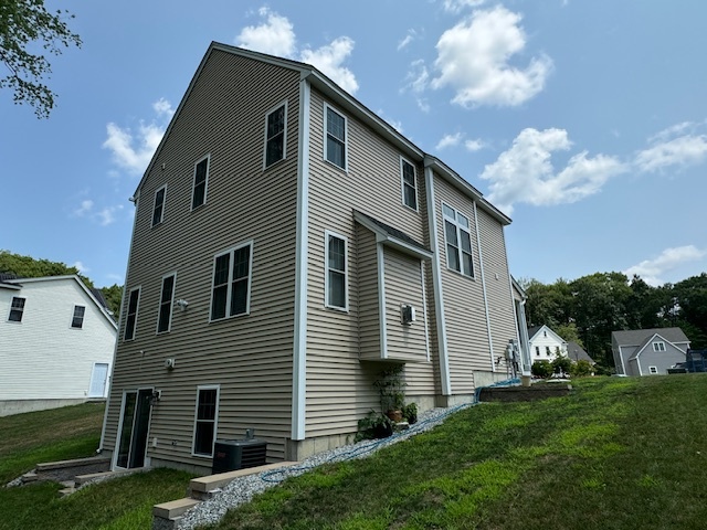 Foto del edificio - 16 Curley Cir