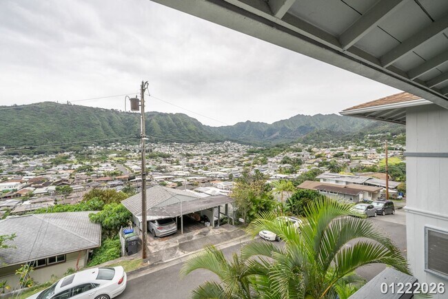Foto del edificio - $3,300 / 3br - 3BED 1BATH DUPLEX IN MANOA (Honolulu)