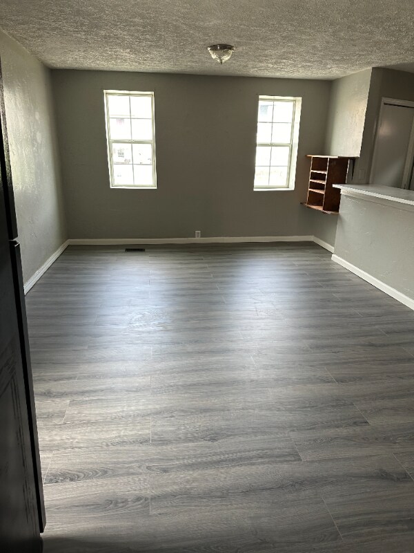 Foto del edificio - 53940 Pike St