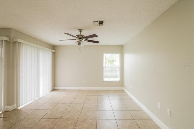 Building Photo - 441 Spike Ct