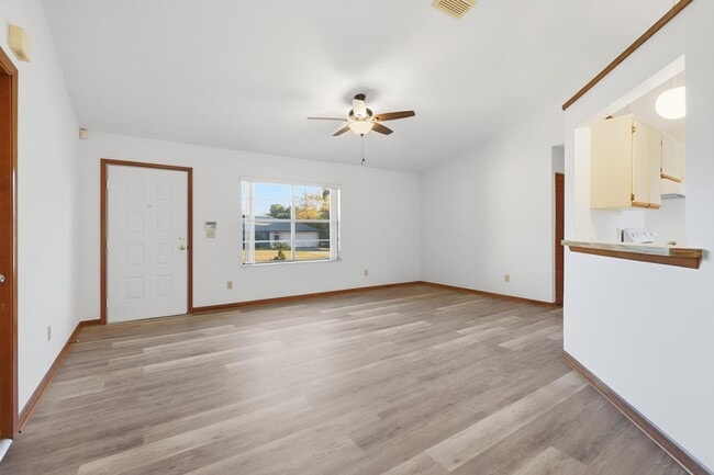 Foto del edificio - 536 Gaspar Ave