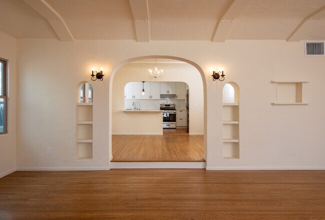 Foto del edificio - 1260 S Ridgeley Dr