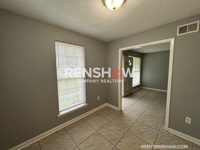 Building Photo - 3000 Elbert Cove