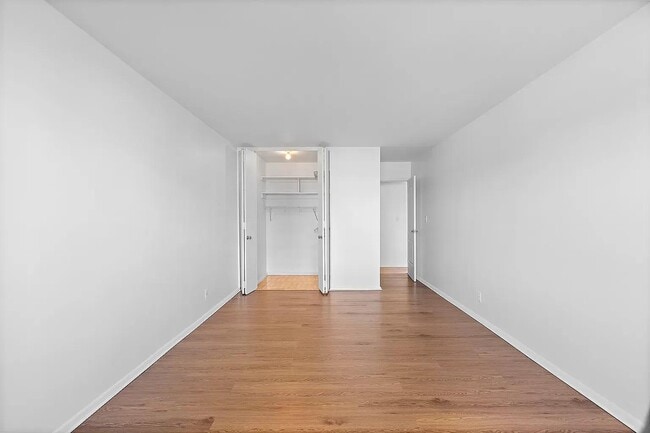 Building Photo - 2650 Ocean Pkwy