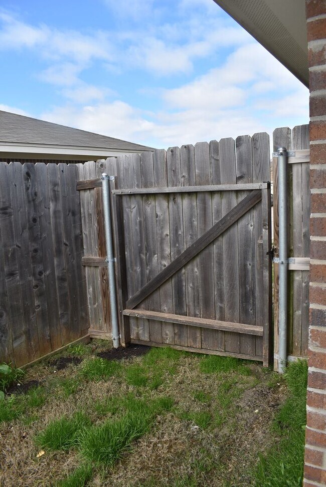 Foto del edificio - 205 Coby Dr