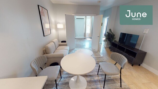 Foto del edificio - ROOM ONLY in 4-bed/2.0-bath Home