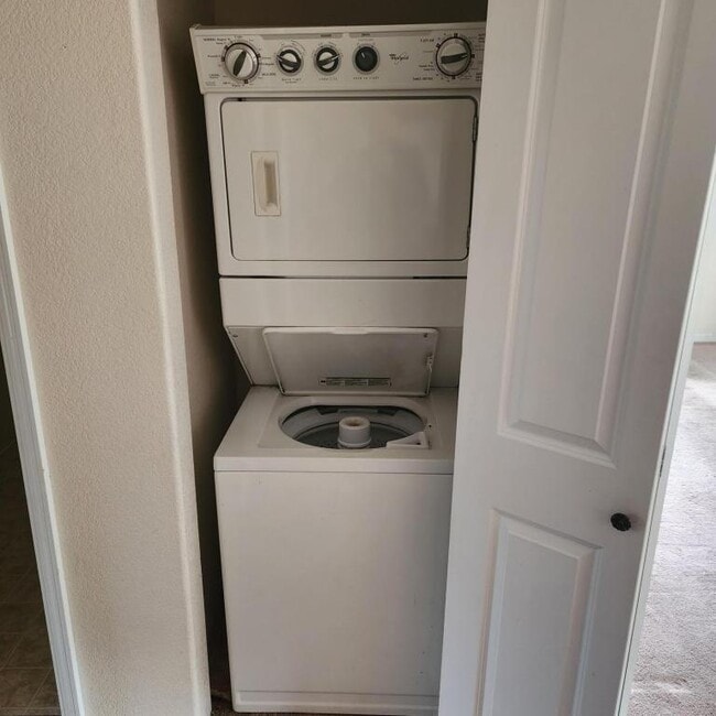 Building Photo - 436 Pine St