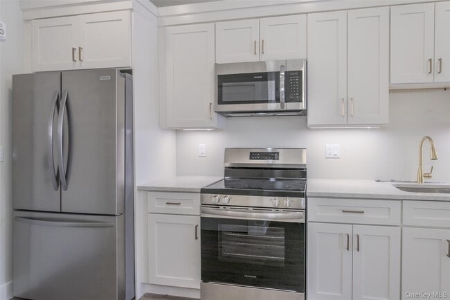 Building Photo - 124 S Main St