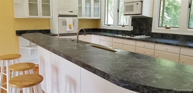 Foto del edificio - 5808 Putnam Dr