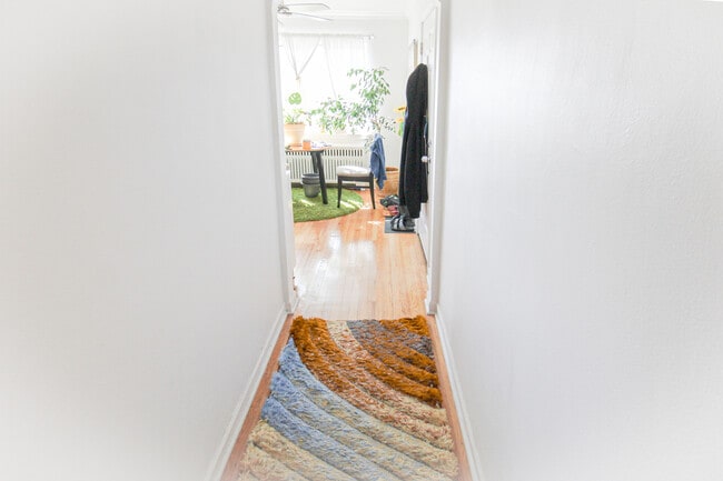 Building Photo - 6669 W Devon Ave