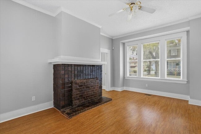 Foto del edificio - Spacious 2BR/1BA Lower-Level Apartment Near Downtown Savannah