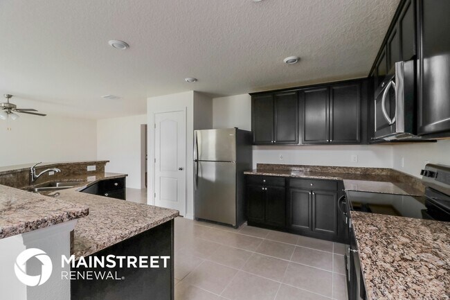 Building Photo - 2136 Peyto Wy