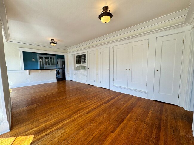 Foto del edificio - Historic Nob Hill 1Bd/1Ba Condo in NW Port...