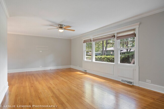 Building Photo - 541 Cypress Dr