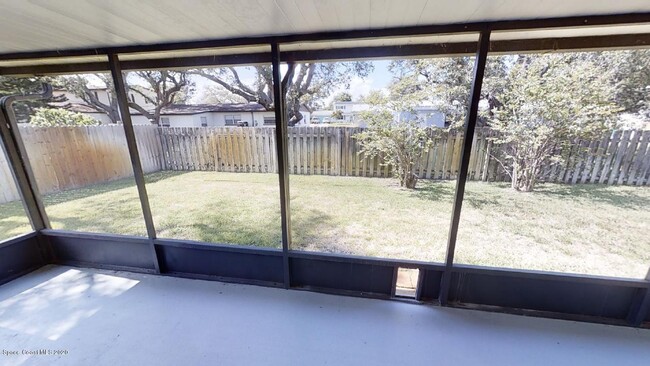 Building Photo - 1580 Parkway Dr