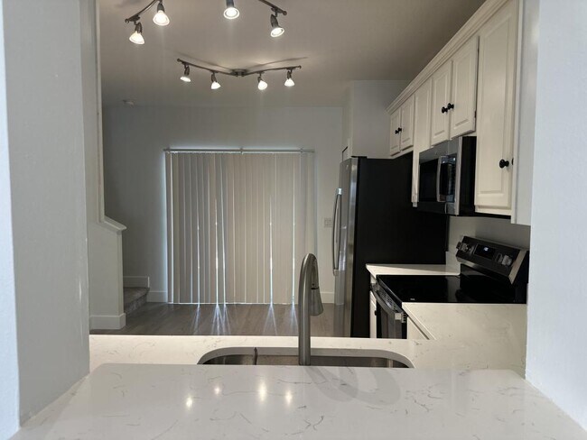 Foto del edificio - 15752 Fishhawk Falls Dr