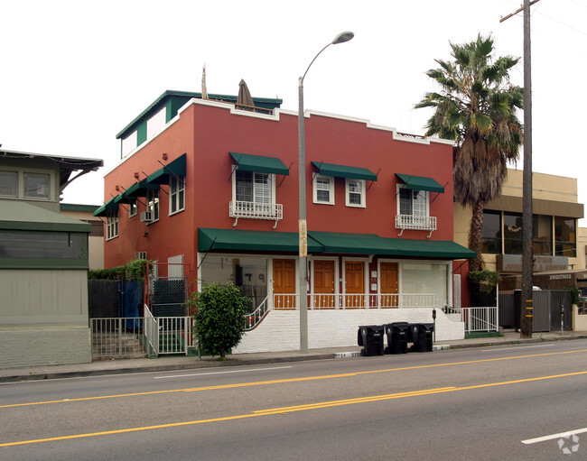 Building Photo - 5754-5760 Melrose Ave