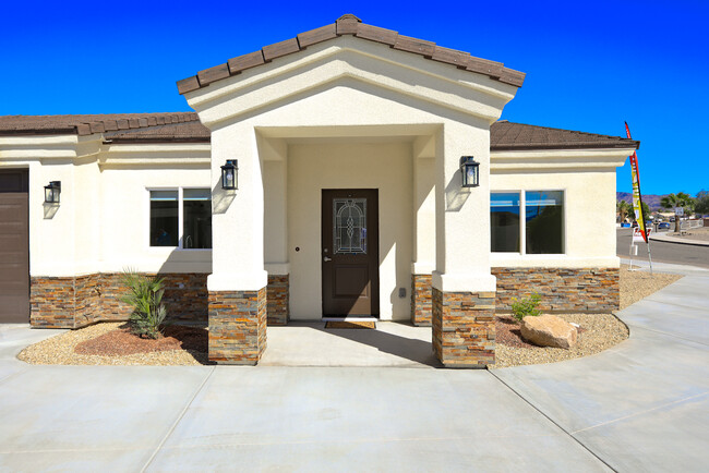 Building Photo - 1135 Rolling Hills Dr