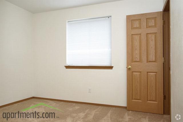 Bedroom - Parklane Court Townhomes