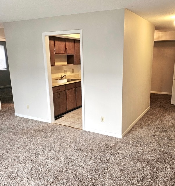 Building Photo - 906 E Harding Dr