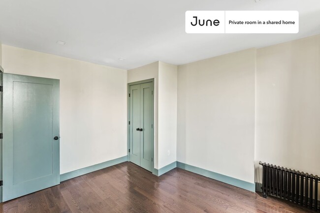 Building Photo - Private bedroom in 2 bed/1 bath Home