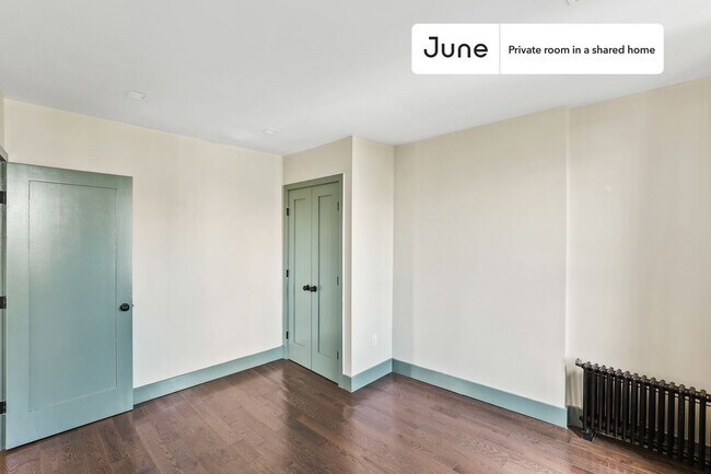 Foto del edificio - Room in Shared 2 bed/1 bath home