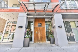 Building Photo - 126-126 Simcoe St