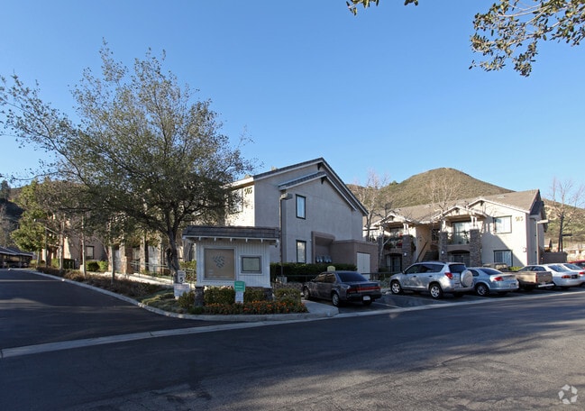 Apartamentos para mayores de renta en Rancho Madera, Simi Valley, CA