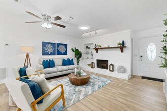 Building Photo - 305 3rd St