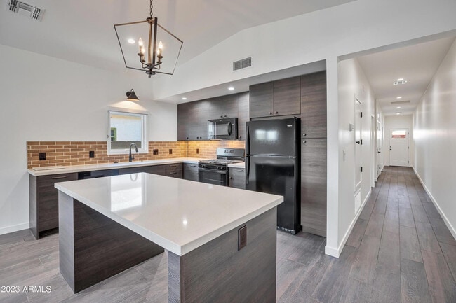 Foto del edificio - 1436 E Pierce St