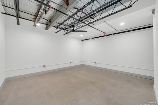 Building Photo - 215 Coca-Cola Pl