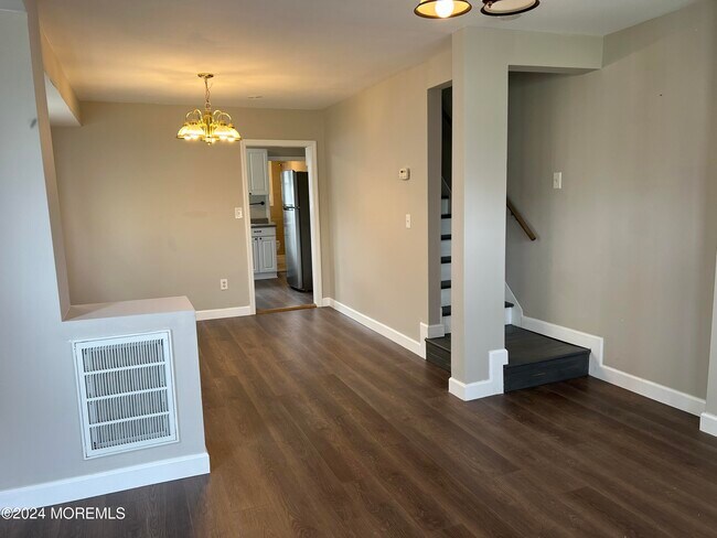 Building Photo - 15 Stanton Pl