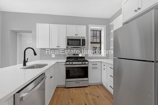 Foto del edificio - 4Br/2Bth apartment available Sept. 1, 2026. Get ready for the school year NOW!!