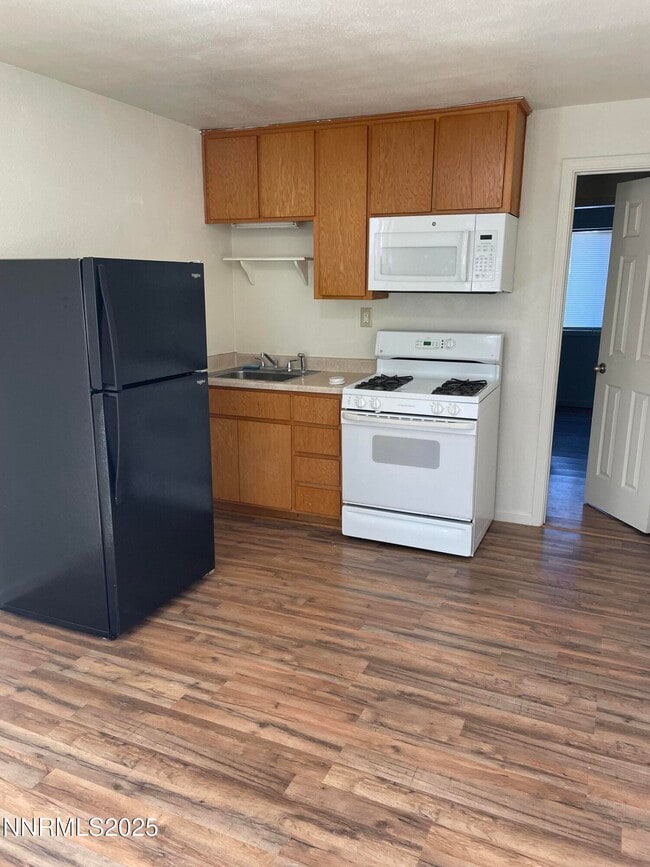 Foto del edificio - 180 Mortensen Ln