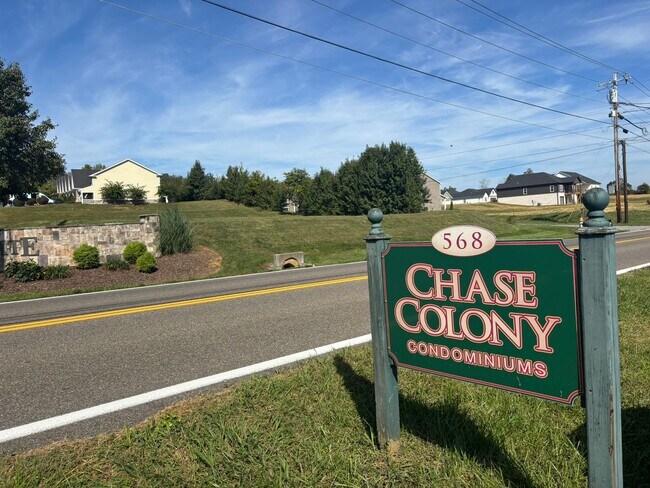 Foto del edificio - 2 Bed/1.5 Bath townhouse in Gray $1350 near shopping, restaurants, 1-26 and TRI-Cities Airport