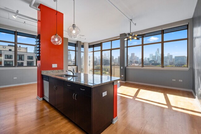 Cocina abierta frente al espacio de la sala de estar. - 511 W Division St