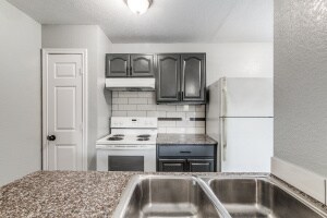 Primary Photo - 4525 Weaver Rd