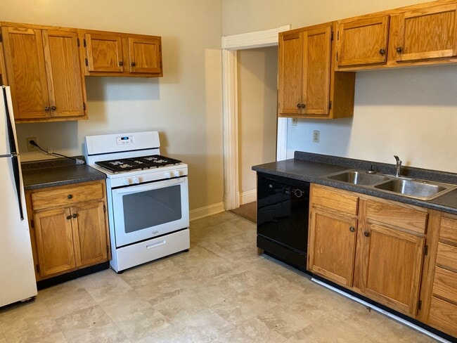 Building Photo - 376 Park Ave