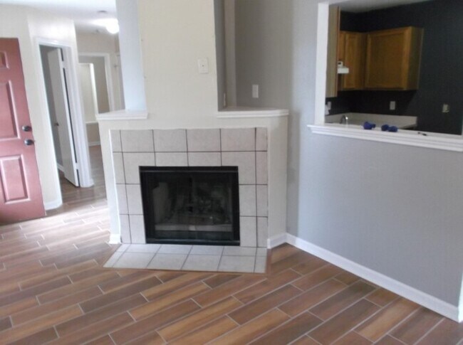 Foto del edificio - 7531 Heathridge