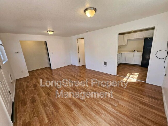 Foto del edificio - 4553 NE 105th Ave