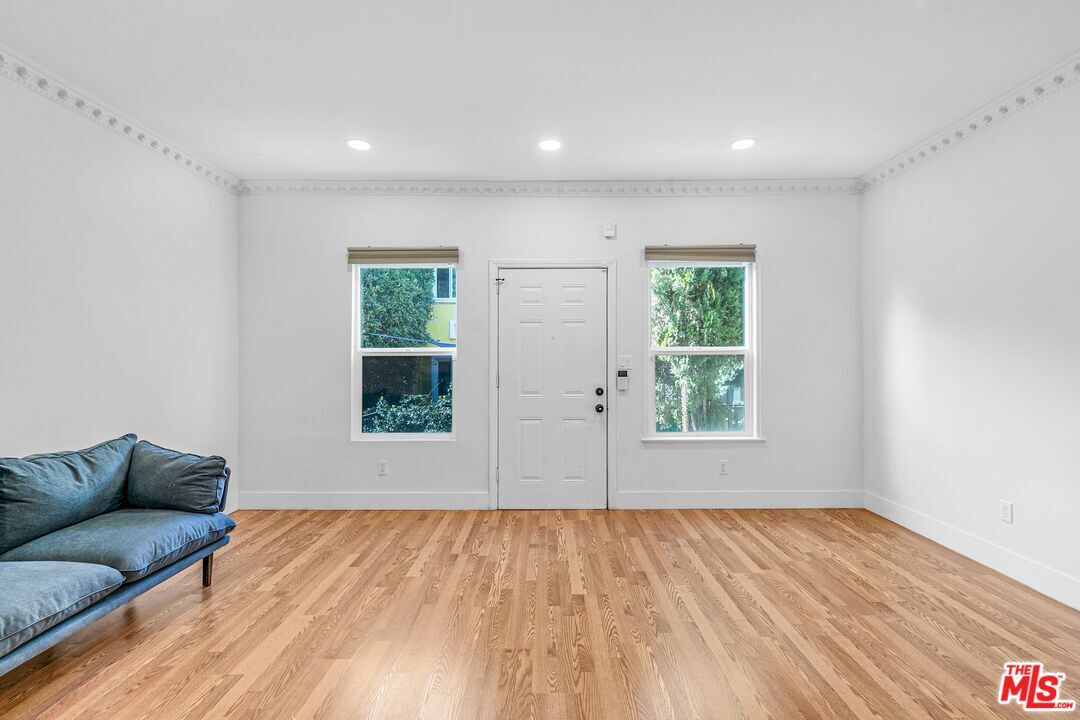 Foto principal - 246 Columbia Pl