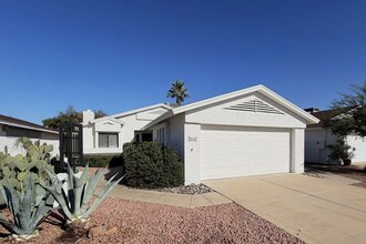 Building Photo - 313 W Kings Ave